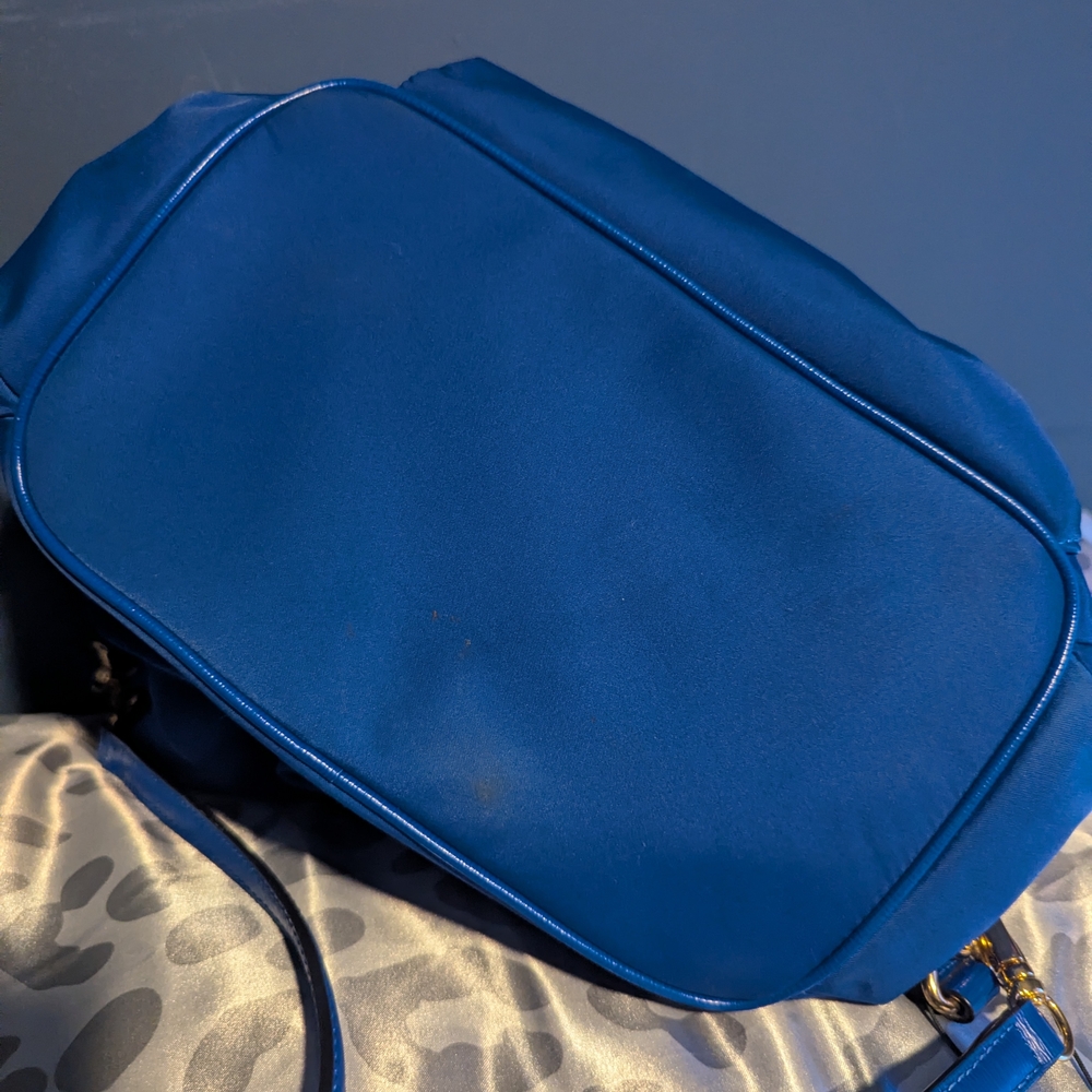Elegant Blue Drawstring Backpack - image 4